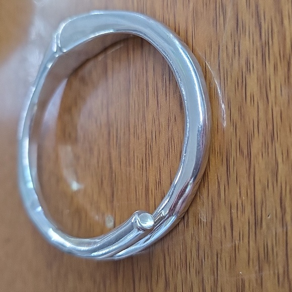 Uno de 50 Sterling Silver Plated Tublar Shaped Bracelet Hinged Bracelet - Picture 6 of 8